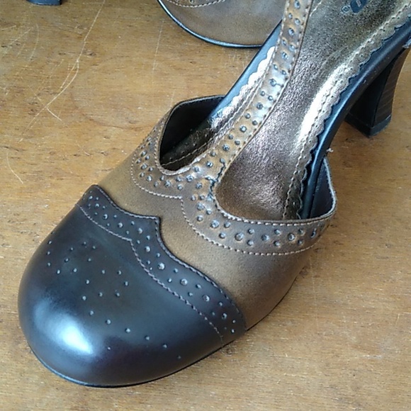 Bongo 2-Tone Brown Spectator T-Strap Heels | size 8 - Picture 10 of 12